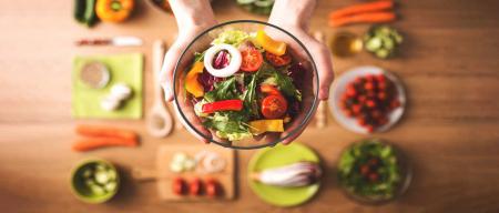 چگونه با رژیم غذایی چربی خون را پایین بیاوریم؟