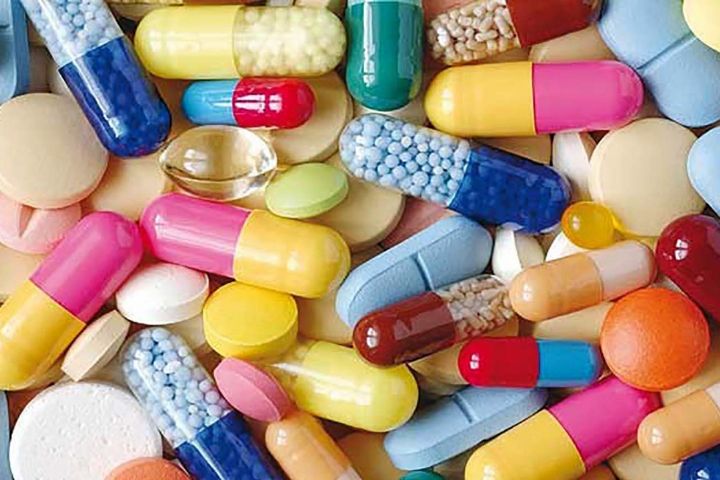 بازار دارو تا ۶ ماه آینده بحرانی می شود| علت کمبود دارو در کشور چیست؟