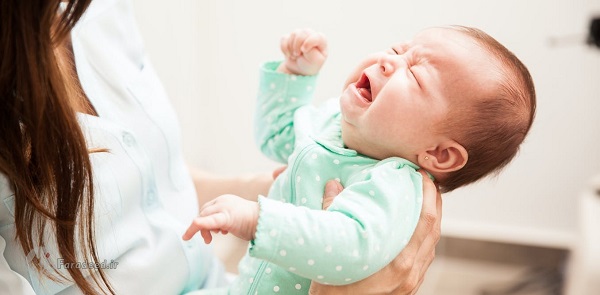 12 راه برای پی بردن به دلیل واقعی گریه نوزادان