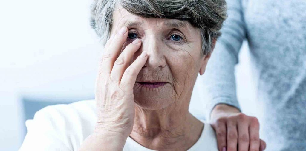 علائمی که آلزایمر را از ۱۰ سال قبل نشان می دهند