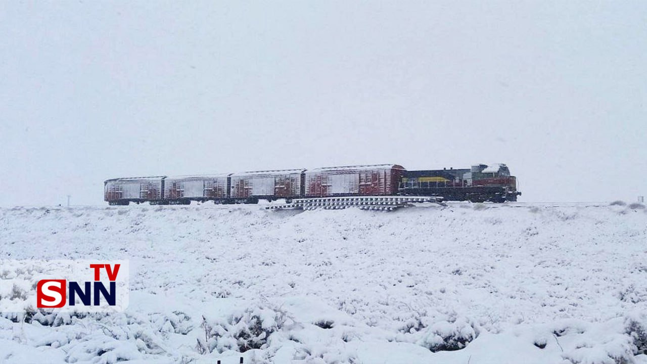 تصویری از قطار سرخس به مشهد در دمای منفی ۲۵ درجه + عکس