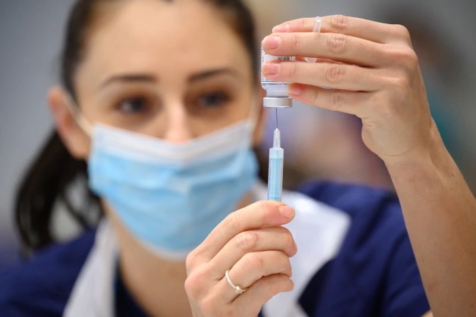 عوارض جانبی واکسن کرونا و مراقبت‌های بعد از تزریق/ اینفوگرافیک