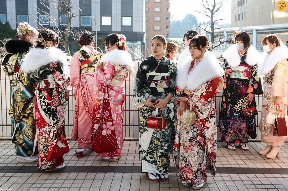 جشن دختران ژاپنی با کیمونو‌های سنتی + عکس