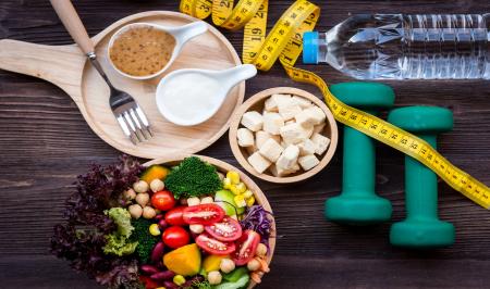 در طول ورزش چه بخوریم و چه بنوشیم؟