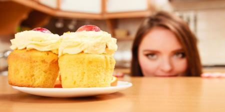  میل شدید به شیرینی را چگونه کنترل کنیم؟