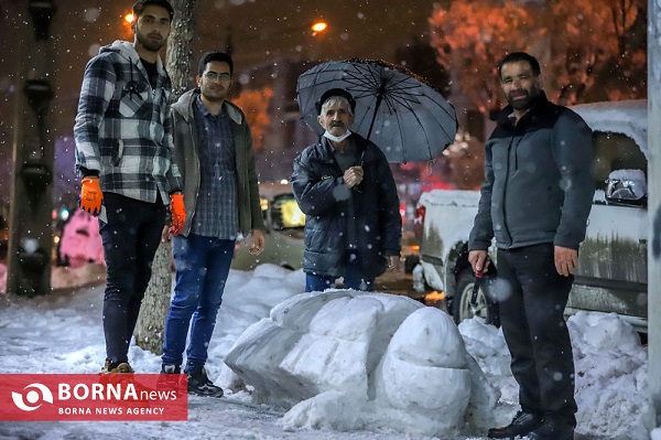 صحنه هایی که برف در اراک رقم زد+ تصاویر