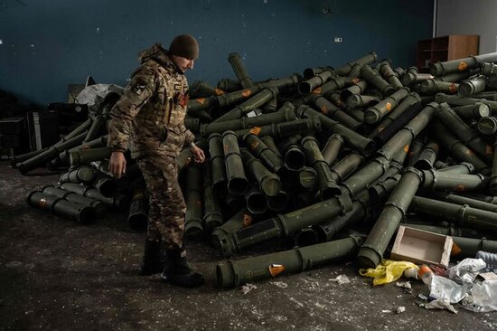 پوکه های خالی خمپاره های شلیک شده از سوی نیروهای اوکراین + عکس