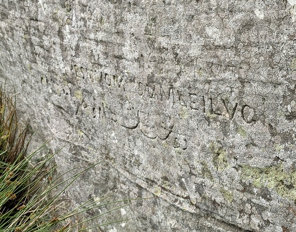 راز عبارت فارسی روی سنگ مقبره 5 هزار ساله در جزیره هولی اسکاتلند+ تصاویر