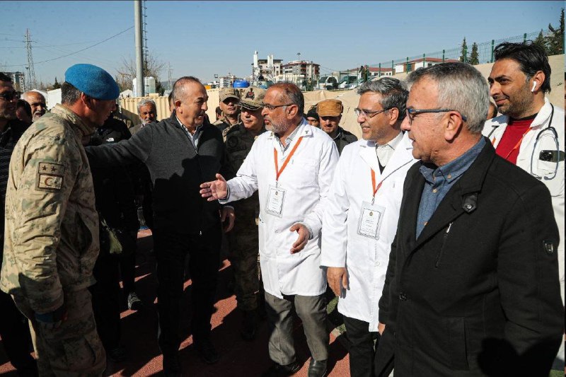 بازدید وزیر خارجه ترکیه از بیمارستان صحرایی ارتش ایران در آدیامان + عکس