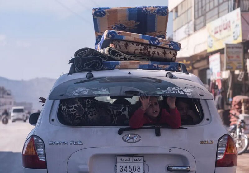 خانه به دوشان سوری در مناطق زلزله‌زده + عکس