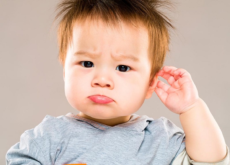 عفونت گوش کودکان/از علائم و علت‌ها تا تشخیص و درمان