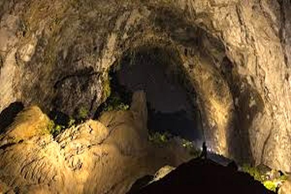 بزرگترین و زیباترین غارهای آبی و خشک+ تصاویر