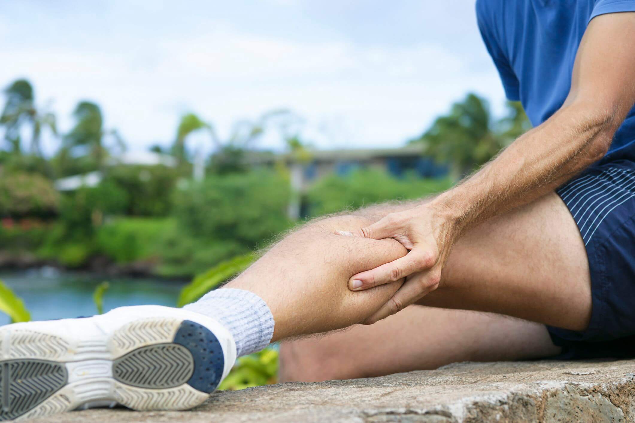 علت گرفتگی عضلات پشت ساق پا چیست؟