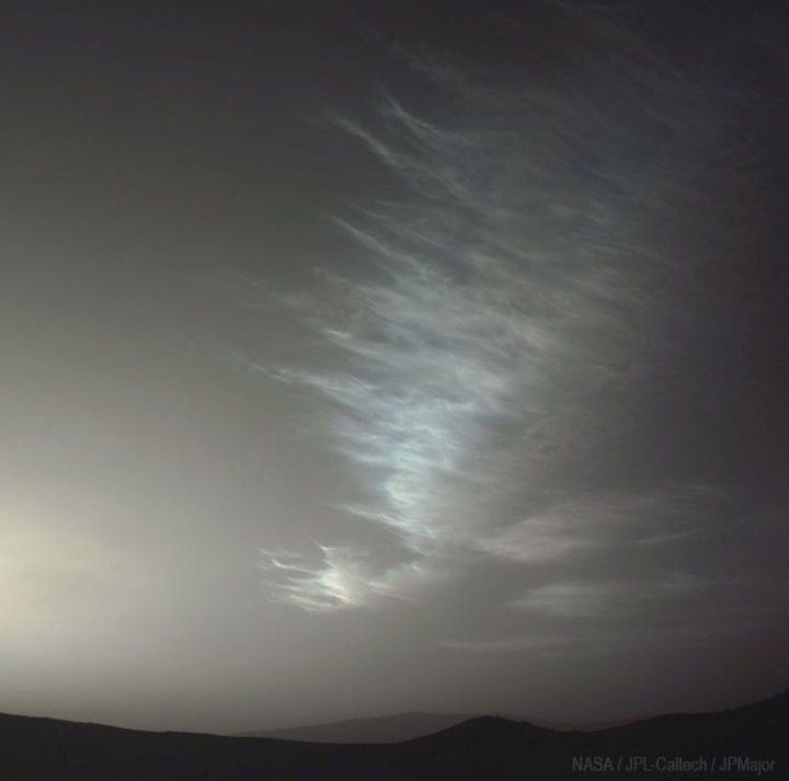 صحنه ای جذاب از ابرهای مریخی + عکس