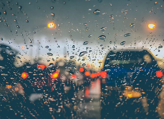 نکات ایمنی رانندگی در روزهای بارانی