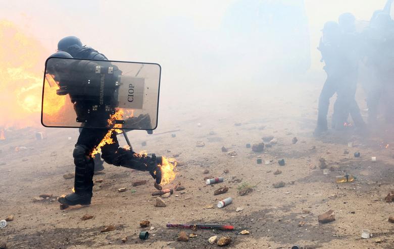 درگیری شدید پلیس فرانسه با معترضان + عکس