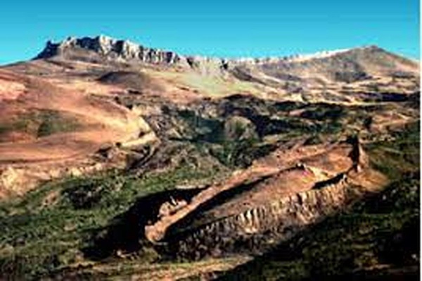 کشف بقایای کشتی نوح در کوه های آرارات+ تصویر