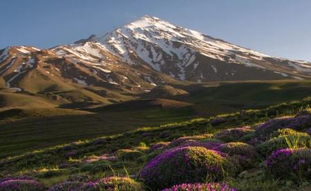 تصویری زیبا از تابش نور خورشید بر دماوند باشکوه+عکس