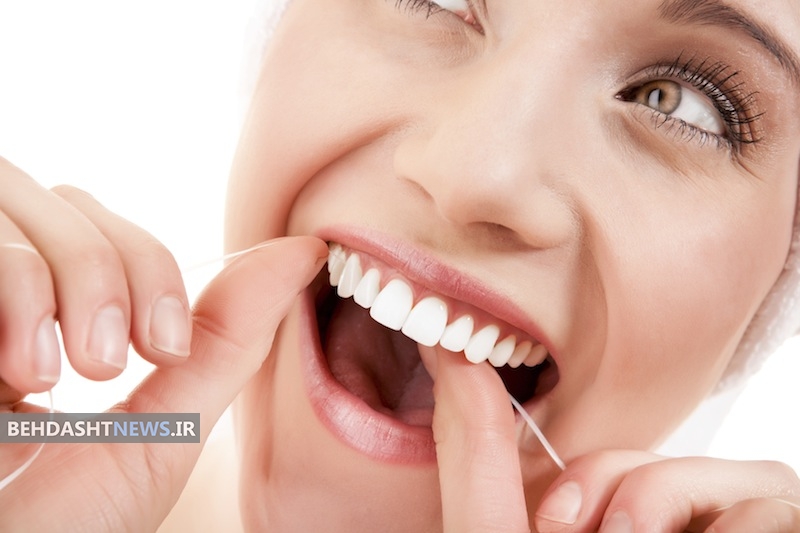 آموزش نحوه‌ی صحیح استفاده از نخ دندان