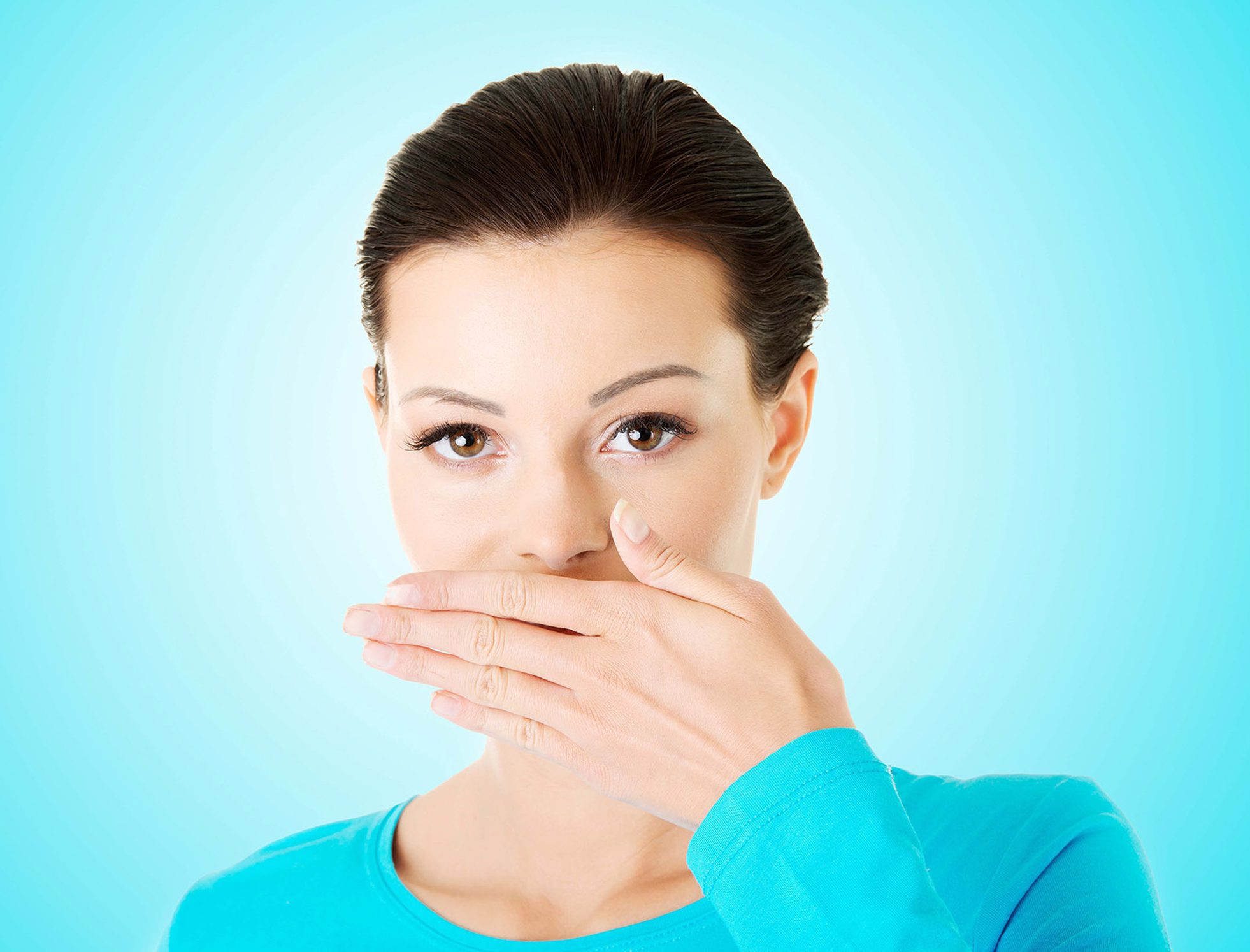 لیست خوراکی‌هایی که باعث بوی بد دهان می‌شوند
