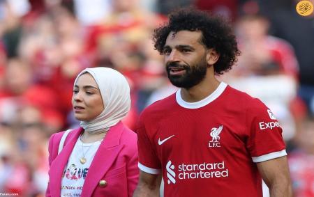 حجاب همسر محمد صلاح در آنفیلد + عکس