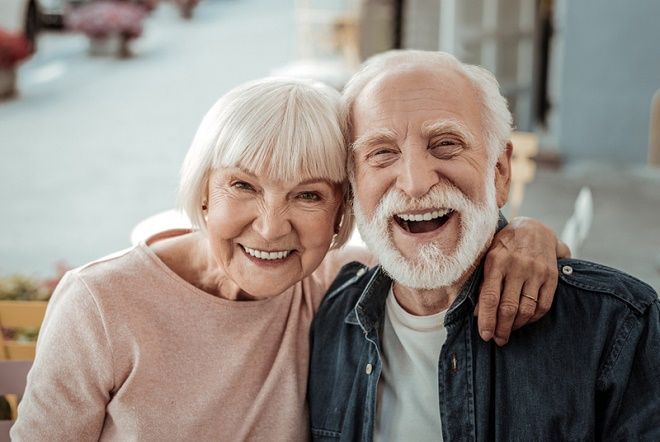 چه کار کنیم که سالمندان شادی را تجربه کنند؟