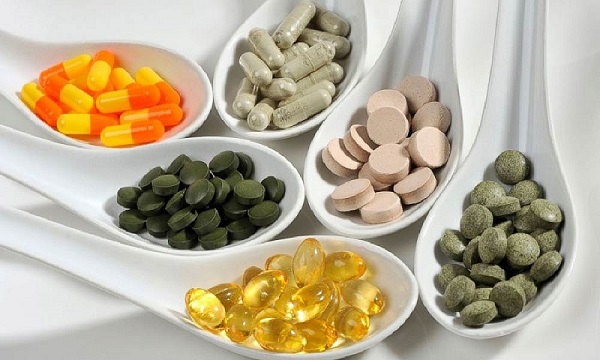 پیگیری پوشش بیمه ‌ای برای داروهای طبیعی و مکمل/ خودکفایی در تولید انواع داروهای مکمل ‌ها