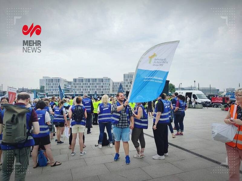 تظاهرات کارکنان بیمارستان‌ها در آلمان برای شرایط مالی + عکس
