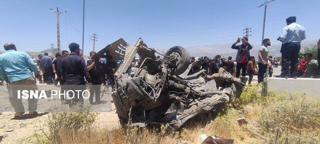 تصاویر ناگوار از برخورد تریلر با ۱۴ خودرو در یاسوج + عکس