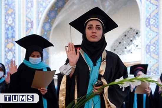 برگزاری جشن فارغ التحصیلی دانشجویان دانشگاه های علوم پزشکی در جوار حرم مطهر رضوی+ تصویر