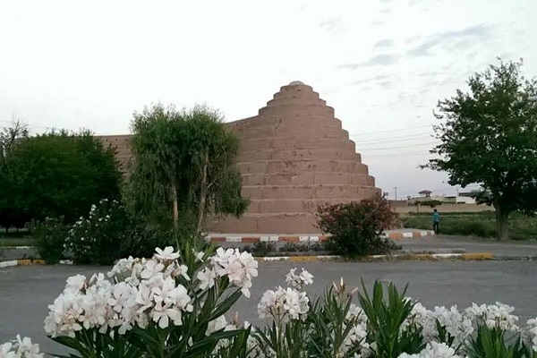 یخدان دوقلوی سیرجان؛ دیدنی ترین یخدان ایران+ تصاویر