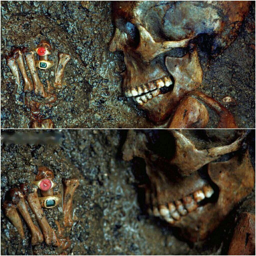 کشف جسد دو هزار ساله یکی از قربانیان فوران آتشفشان با انگشترهای سالم+عکس
