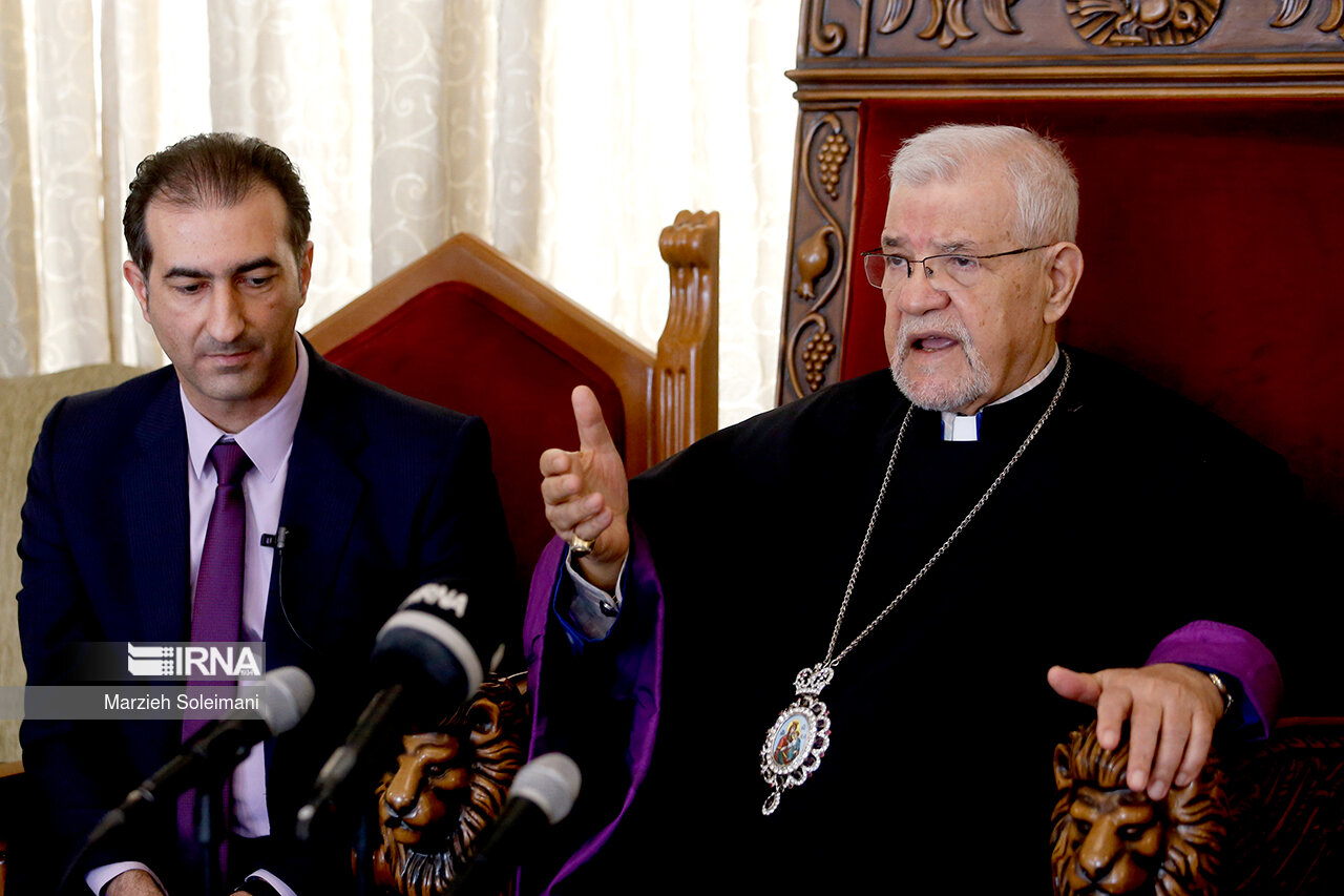 نشست خبری اسقف اعظم در محکومیت اهانت به قرآن + عکس