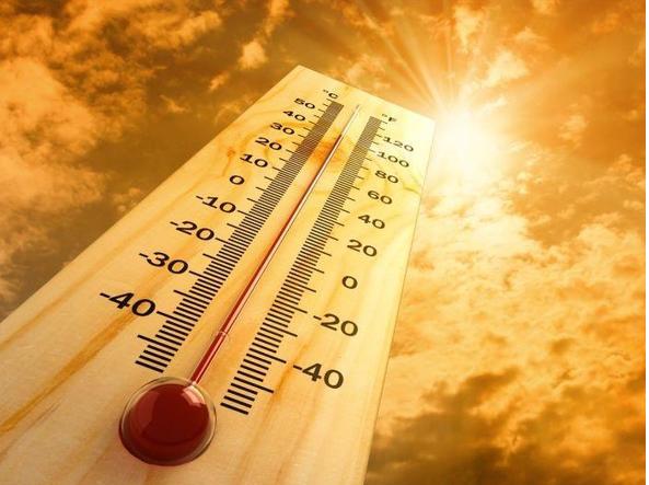 ذوب شدن دمپایی در گرمای طاقت‌فرسای اهواز + عکس