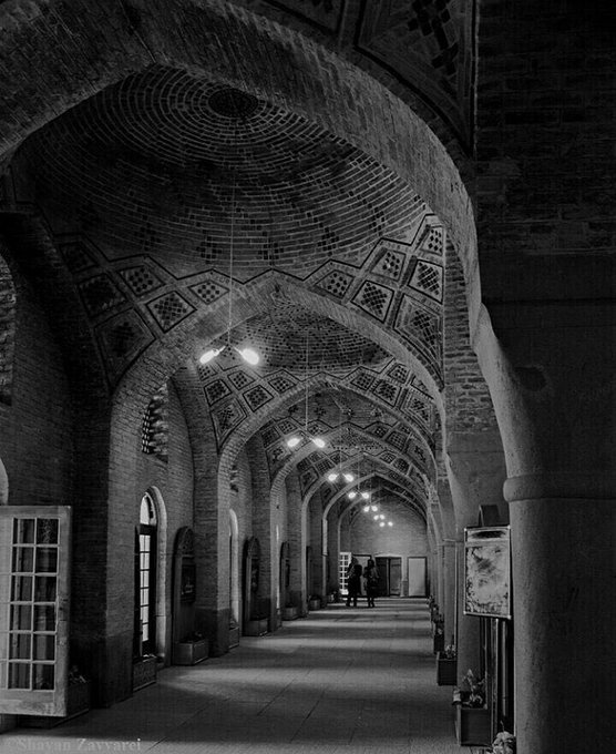 نمایی زیبا از شبستان شرقی و موزه مسجد نصیرالملک+عکس
