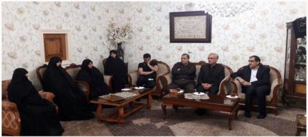 وزیر بهداشت به دیدار خانواده  مرحوم « حاج سیدرضا نیری» رفت+عکس