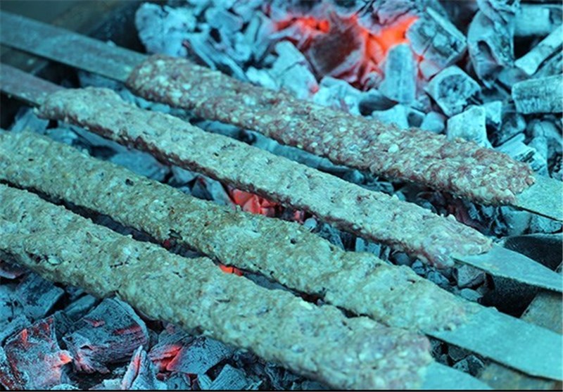 کبابی متخلف با سیرابی کباب کوبیده به خورد مردم می‌داد+ عکس 