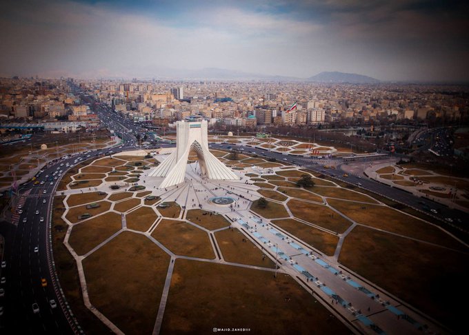 تصویری زیبا از برج آزادی تهران+عکس