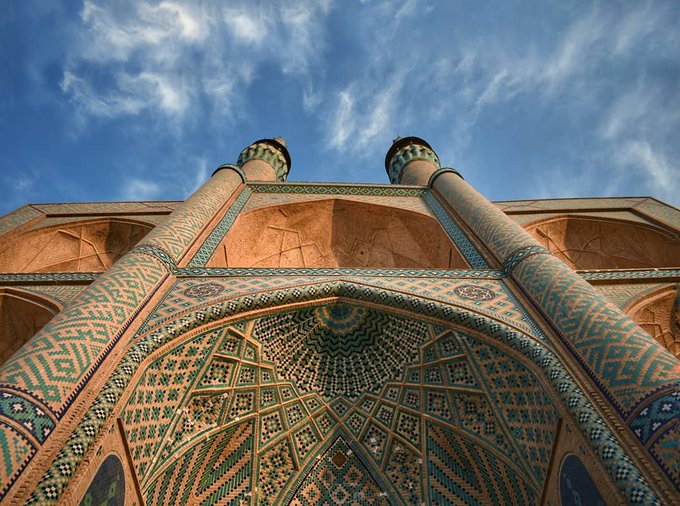 آسمان آبی و معماری زیبای مسجد امیرچخماق+عکس