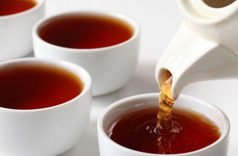 چای را در فنجان هایی که لعاب سرامیکی دارند بنوشید