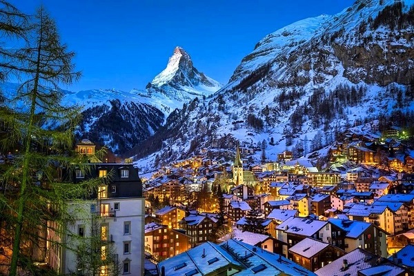 اگر در این روستای زیبا در سوئیس زندگی کنید مبلغ زیادی پول می گیرید!+ تصاویر