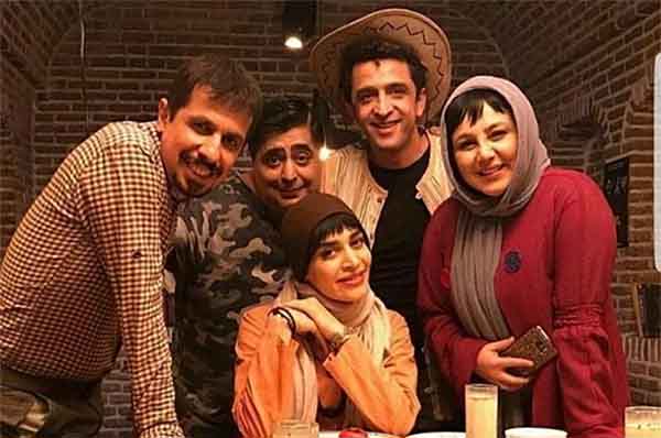 شب بهنوش بختیاری و دوستان بازیگرش در یک رستوران + عکس