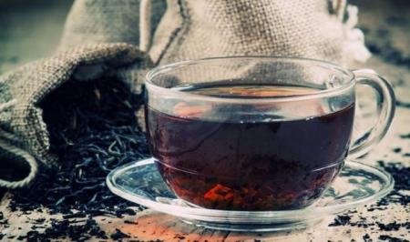 هرگز به چای پررنگ لب نزنید