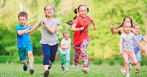 به این 5 دلیل کودک تان را به ورزش کردن تشویق کنید