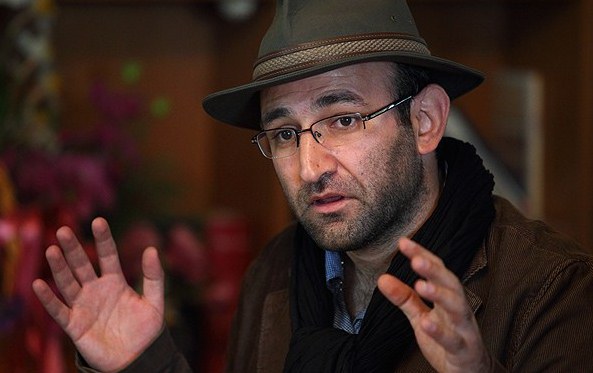  آقای بازیگر با گریم پیرمرد در کنار همسرش / عکس