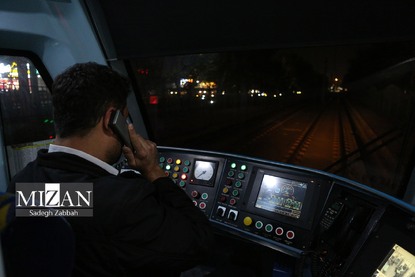 مانور خارج شدن قطار شهری از ریل - مشهد+ عکس