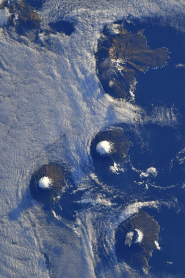 نمایی هوایی از آتشفشان های جزایر چهار کوه + عکس