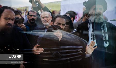 واکنش تلخ همسر «شهید فخری زاده» هنگام مشاهده خودروی تیرباران شده همسرش + عکس