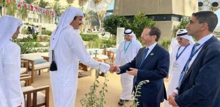 رفتار  امیر قطر در مقابل رئیس رژیم صهیونیستی +عکس