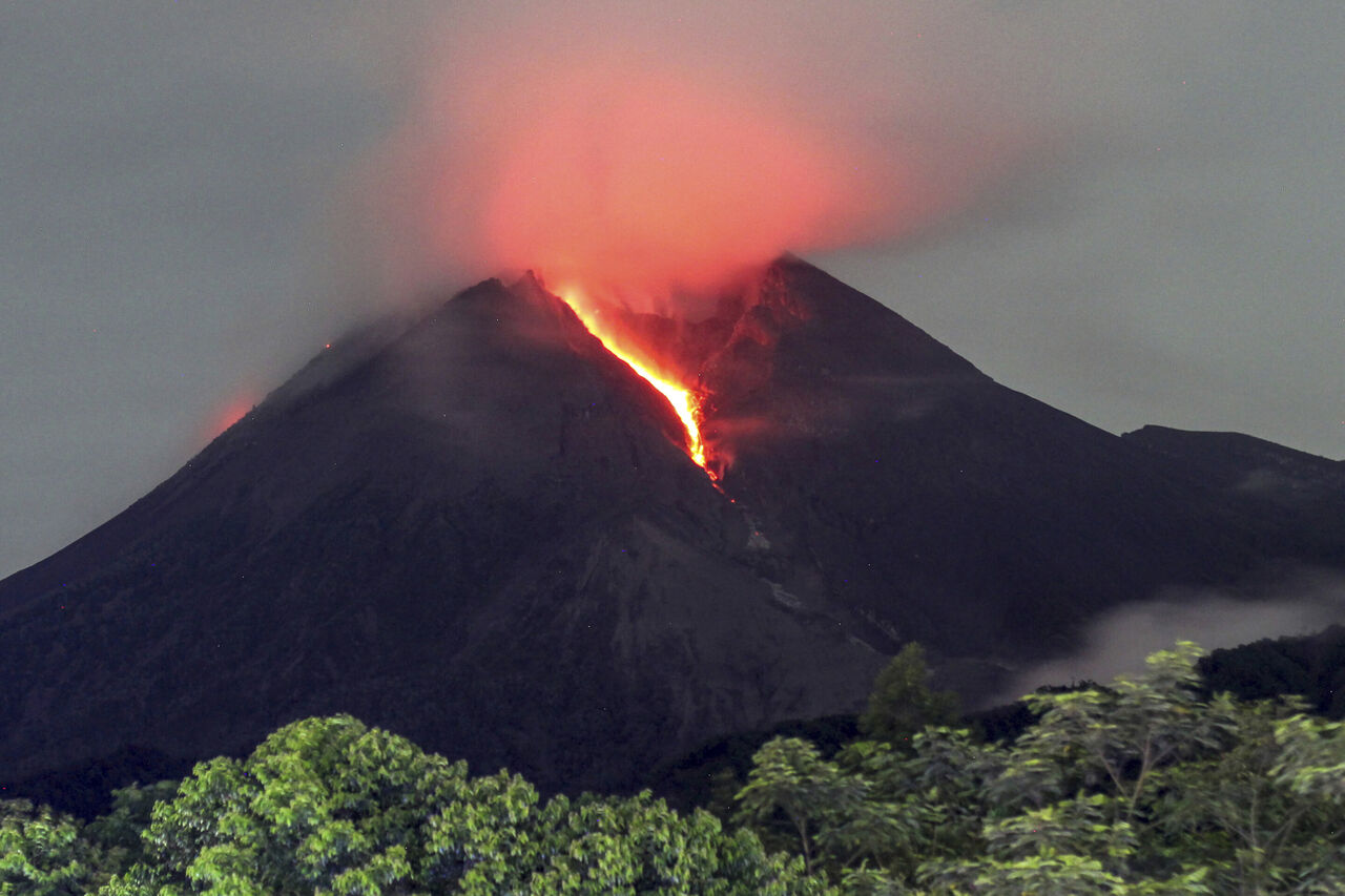  تصویری از آتش‌فشان کوه مراپی در اندونزی +عکس